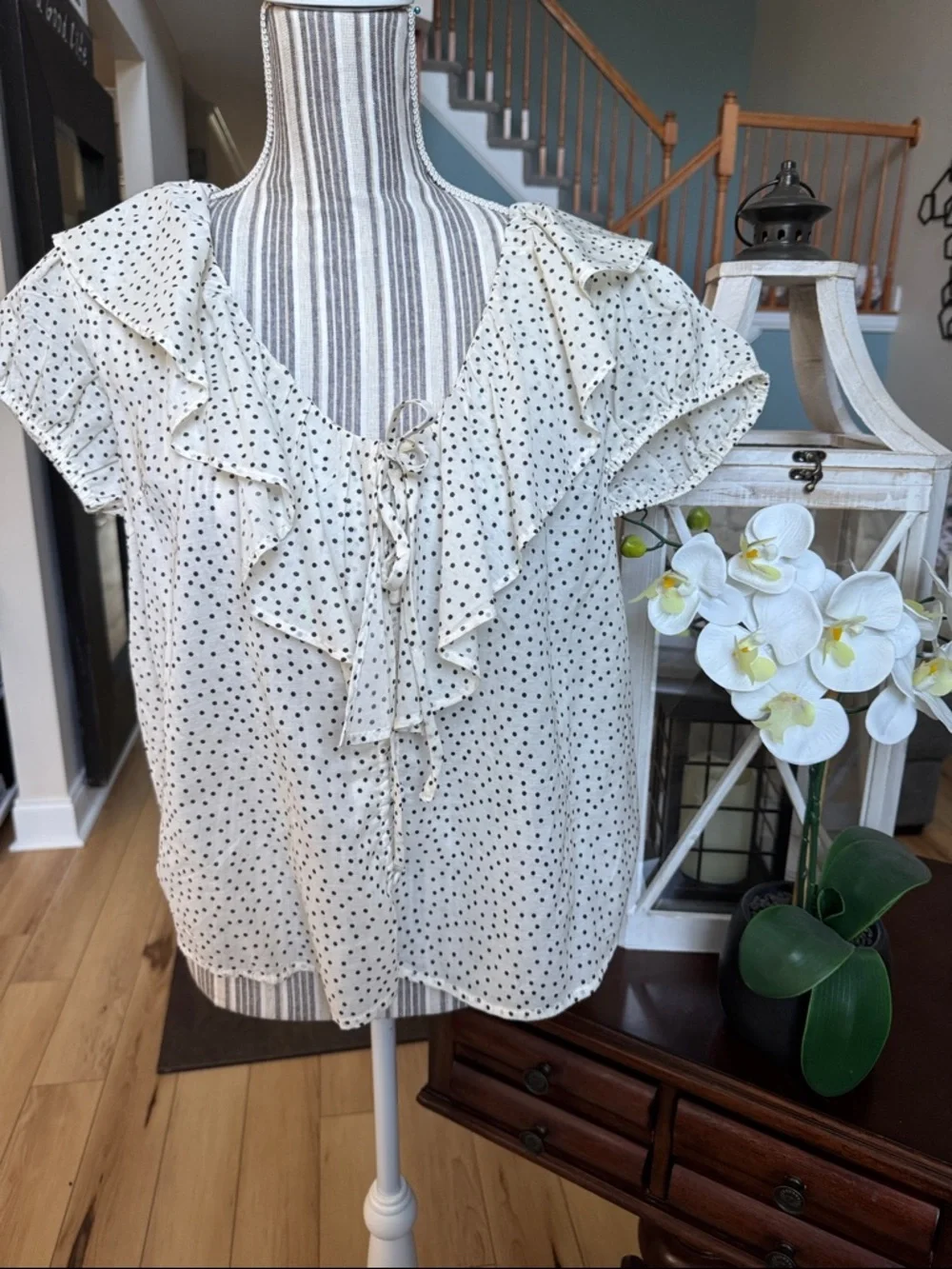 Anyhropologie Maeve Cream puff sleeve Ruffle Tie-Front Polka Dot Blouse M